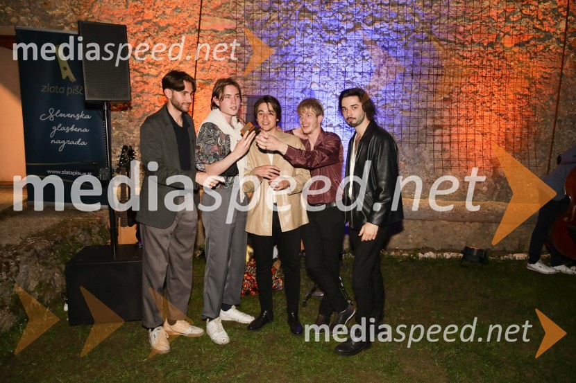  Martin  Jurkovič, Joker Out;  Kris  Guštin, Joker Out;  Bojan Cvjetićanin, Joker Out;  Jure Maček, glasbenik, Joker Out;  Jan  Peteh, Joker OutZlata piščal 2022, podelitev glasbenih nagrad