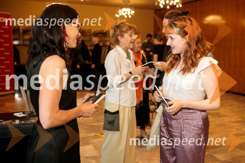  Simona  Belle, služba za stike z javnostmi MGLJunakinje, premiera drame