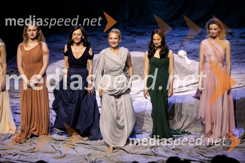  Julita Kropec, igralka;  Mirjam Korbar, igralka;  Tanja Ribič, igralka;  Viktorija Bencik Emeršič, igralka;  Ajda Smrekar, igralkaJunakinje, premiera drame