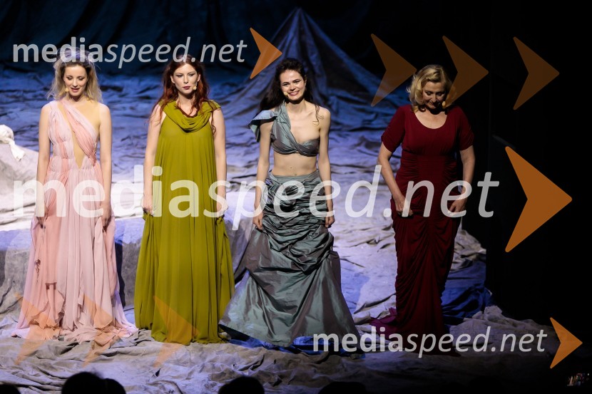  Ajda Smrekar, igralka;  Tina Potočnik, igralka;  Veronika Železnik, igralka;  Judita Zidar, igralkaJunakinje, premiera drame