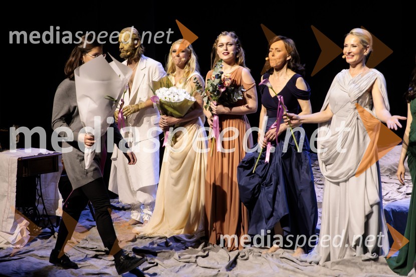 Junakinje, premiera drame