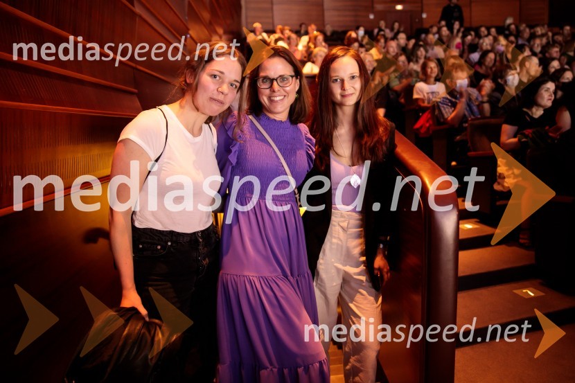 Junakinje, premiera drame