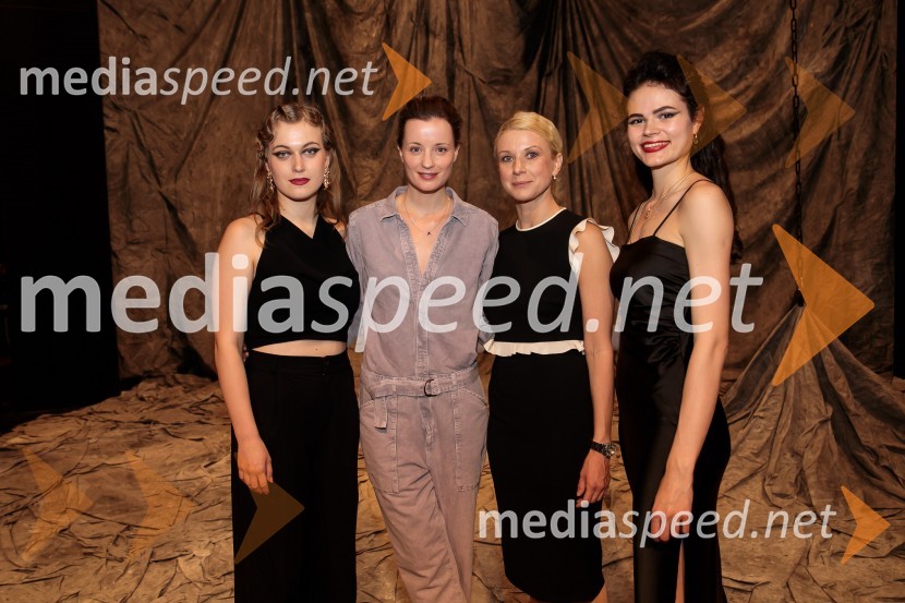  Julita Kropec, igralka;  Ajda Smrekar, igralka;  Tjaša  Železnik, igralka;  Veronika Železnik, igralkaJunakinje, premiera drame