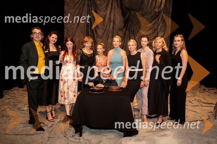  Aleksandar  Popovski, režiser, umetniški direktor Drame SNG Maribor;  Veronika Železnik, igralka;  Tina Potočnik Vrhovnik, igralka;  Mirjam Korbar, igralka;  Viktorija Bencik Emeršič, igralka;  Jernej Gašperin, igralec;  Tanja Ribič, igralka;  Tjaša  Železnik, igralka;  Ajda Smrekar, igralka;  Judita Zidar, igralka;  Julita Kropec, igralkaJunakinje, premiera drame