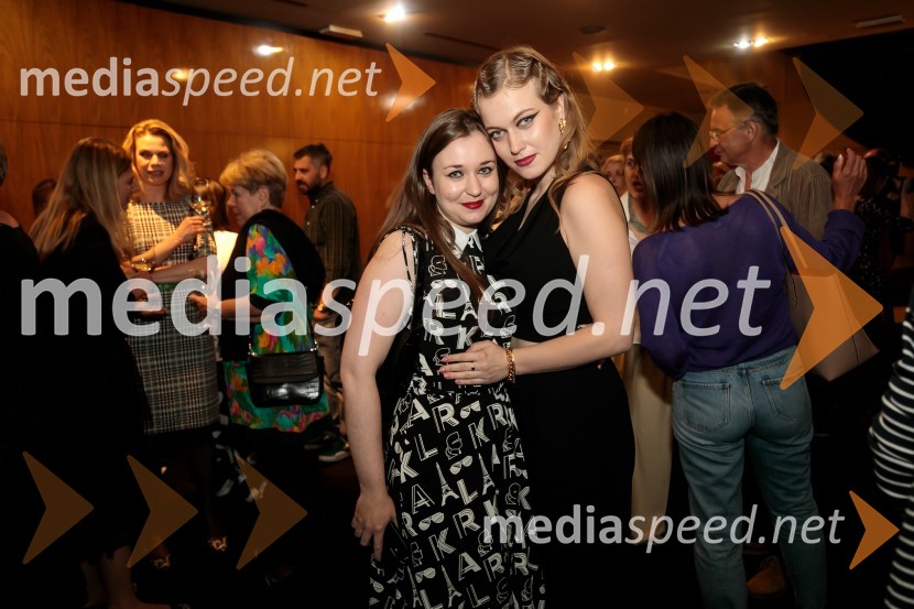  ... ;  Julita Kropec, igralkaJunakinje, premiera drame