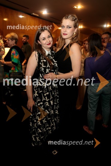  ... ;  Julita Kropec, igralkaJunakinje, premiera drame