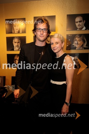  Filip Samobor, igralec;  Tjaša  Železnik, igralkaJunakinje, premiera drame