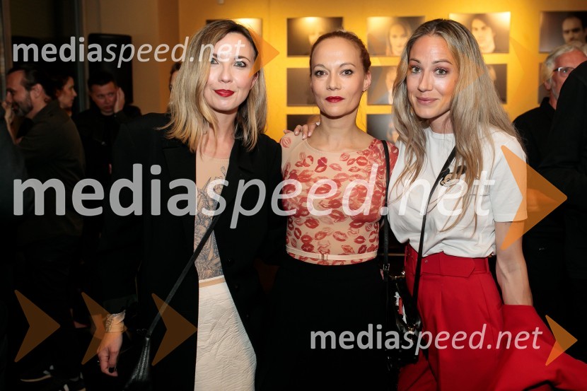  Melita Kontrec, televizijska voditeljica, novinarka, RTV Slovenija;  Viktorija Bencik Emeršič, igralka;  Aleksandra Soklič, specialna psihologinjaJunakinje, premiera drame