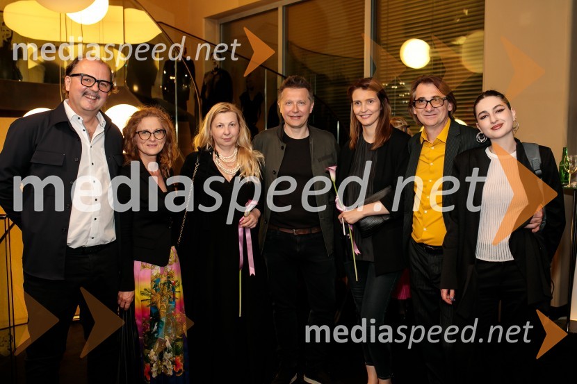  ... ;  ... ;  Natalija Popovski;  Kiril Džajkovski, glasbenik;  ... ;  Aleksandar  Popovski, režiser, umetniški direktor Drame SNG Maribor;  Mia Popovska, kostumografinjaJunakinje, premiera drame