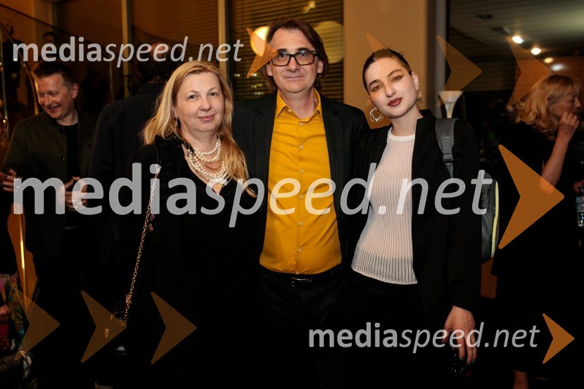  Natalija Popovski;  Aleksandar  Popovski, režiser, umetniški direktor Drame SNG Maribor;  Mia Popovska, kostumografinjaJunakinje, premiera drame