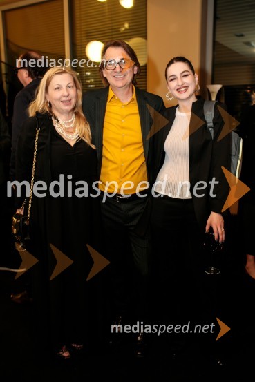  Natalija Popovski;  Aleksandar  Popovski, režiser, umetniški direktor Drame SNG Maribor;  Mia Popovska, kostumografinjaJunakinje, premiera drame