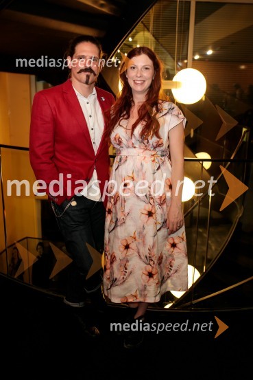  Andrej Vrhovnik, kostumograf;  Tina Potočnik Vrhovnik, igralkaJunakinje, premiera drame