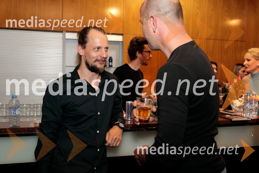  Jernej Gašperin, igralecJunakinje, premiera drame