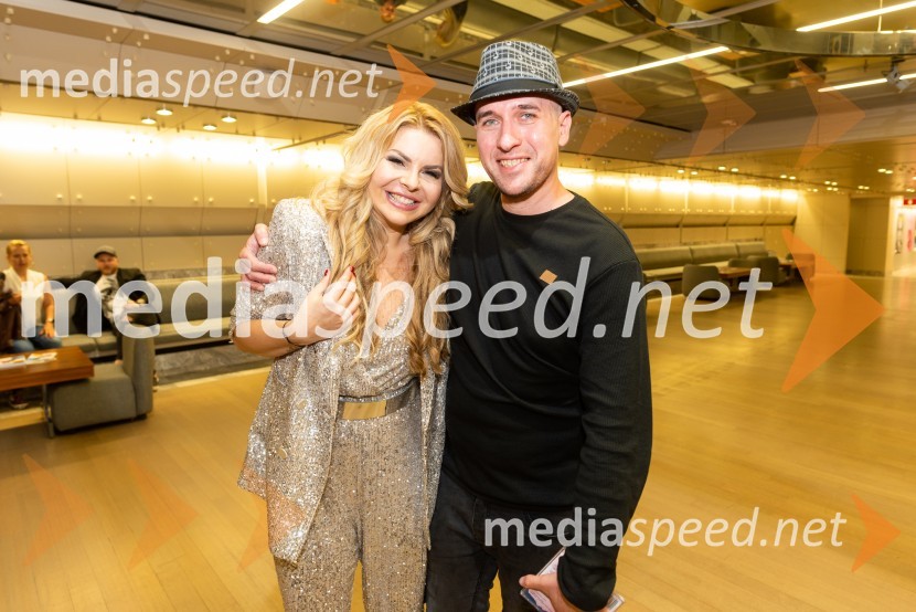  Neža Buh-Neisha, glasbenica;  ... Neisha, veliki koncert in predstavitev nove plošče Dvigam jadra