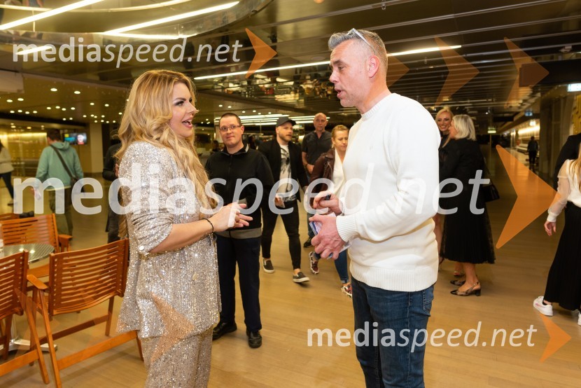  Neža Buh-Neisha, glasbenica;  ... Neisha, veliki koncert in predstavitev nove plošče Dvigam jadra