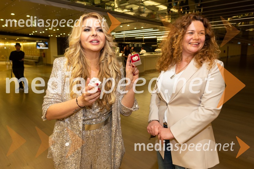  Neža Buh-Neisha, glasbenica;  Maja LipovačaNeisha, veliki koncert in predstavitev nove plošče Dvigam jadra