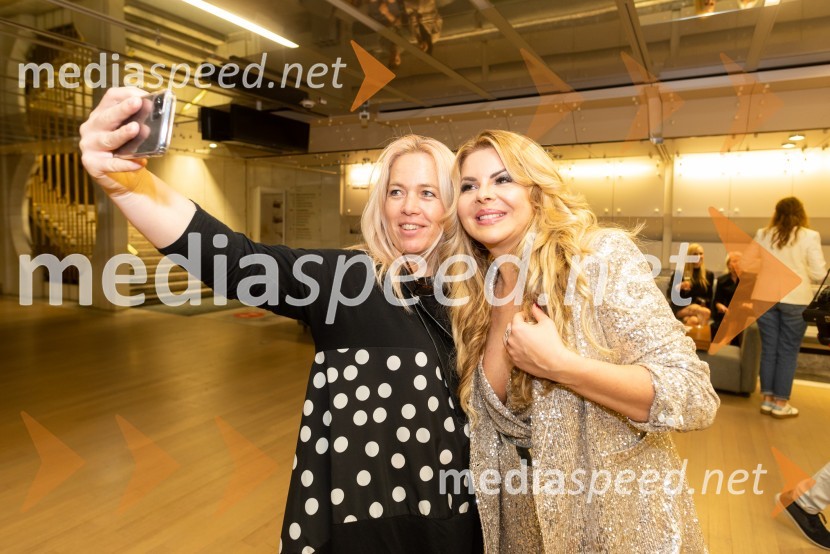  ... ;  Neža Buh-Neisha, glasbenicaNeisha, veliki koncert in predstavitev nove plošče Dvigam jadra