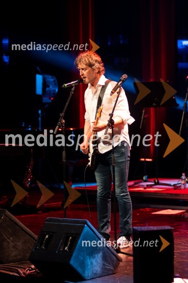  Zoran Čalić, kitarist skupine Big Foot MamaNeisha, veliki koncert in predstavitev nove plošče Dvigam jadra