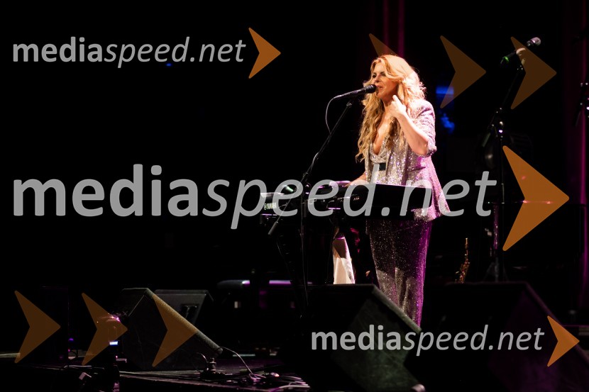  Neža Buh-Neisha, glasbenicaNeisha, veliki koncert in predstavitev nove plošče Dvigam jadra