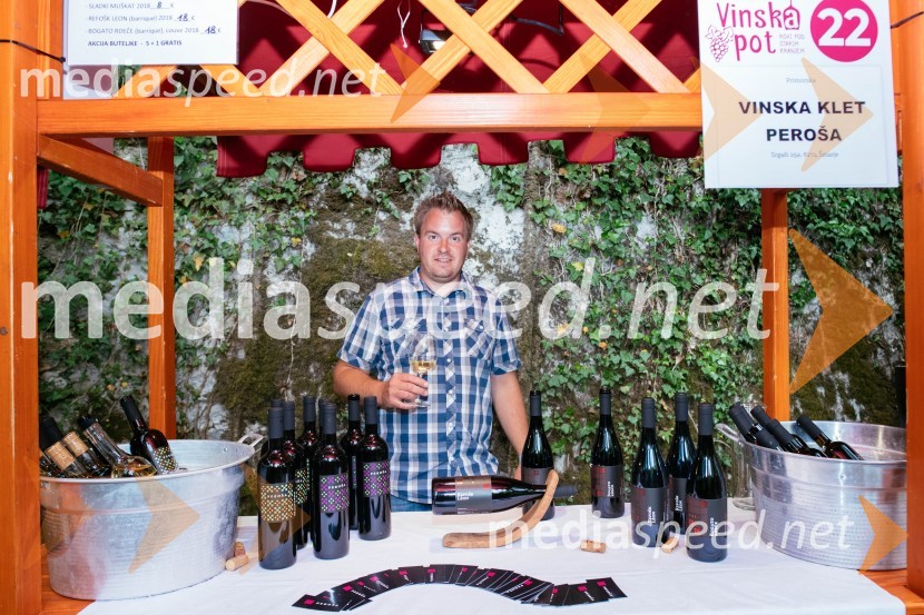 Vinska pot v rovih pod starim Kranjem 2022, petek 1