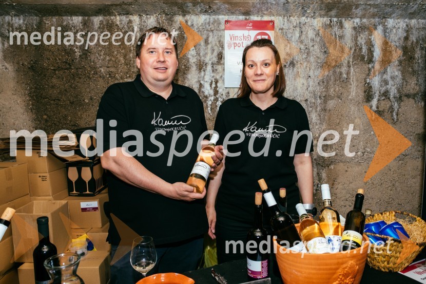  Matevž Kaučič, vinska klet Vinoreja Kaučič;  Mateja  Kaučič , vinska klet Vinoreja KaučičVinska pot v rovih pod starim Kranjem 2022, petek 1