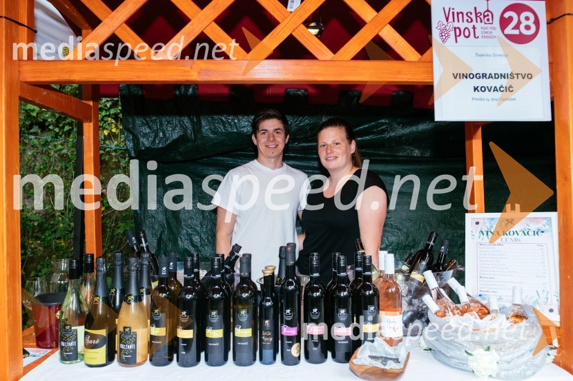 Vinska pot v rovih pod starim Kranjem 2022, petek 1