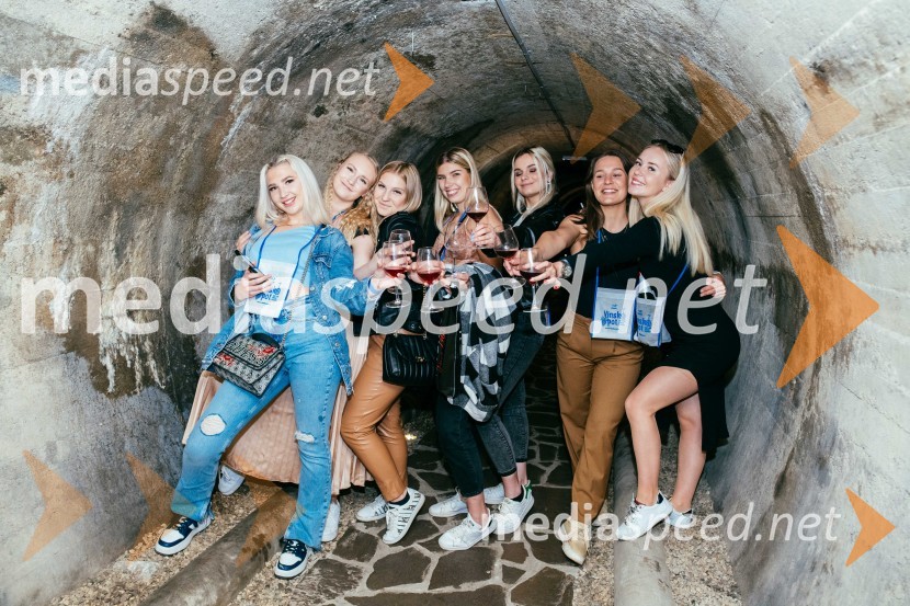 Vinska pot v rovih pod starim Kranjem 2022, petek 1