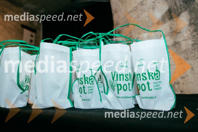 Vinska pot v rovih pod starim Kranjem 2022, petek 1