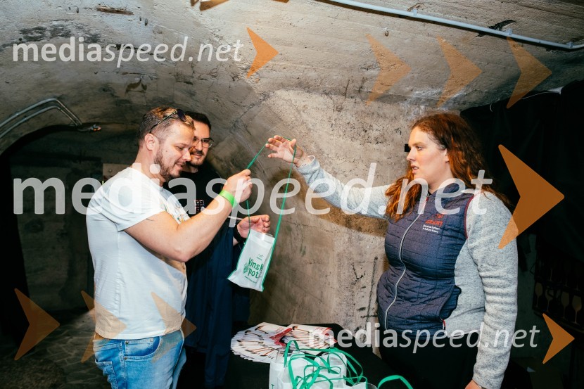 Vinska pot v rovih pod starim Kranjem 2022, petek 1