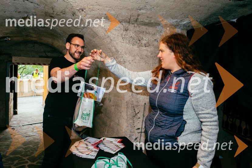 Vinska pot v rovih pod starim Kranjem 2022, petek 1