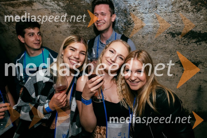 Vinska pot v rovih pod starim Kranjem 2022, petek 1