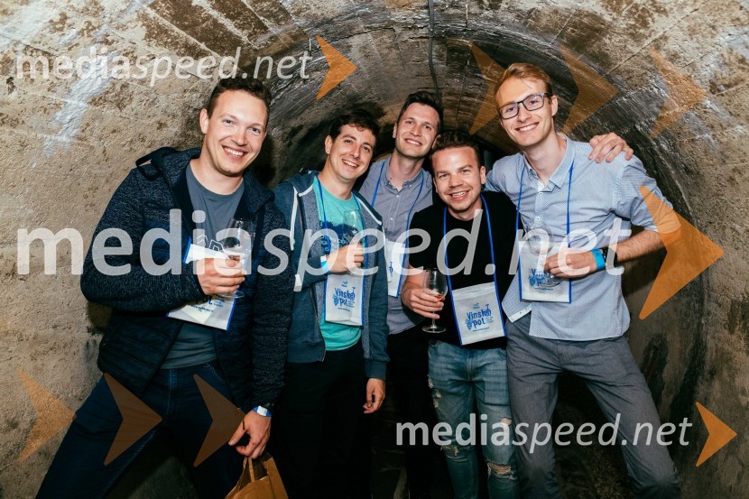 Vinska pot v rovih pod starim Kranjem 2022, petek 1