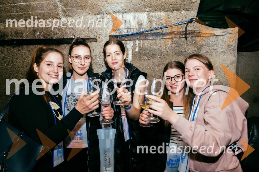 Vinska pot v rovih pod starim Kranjem 2022, petek 1