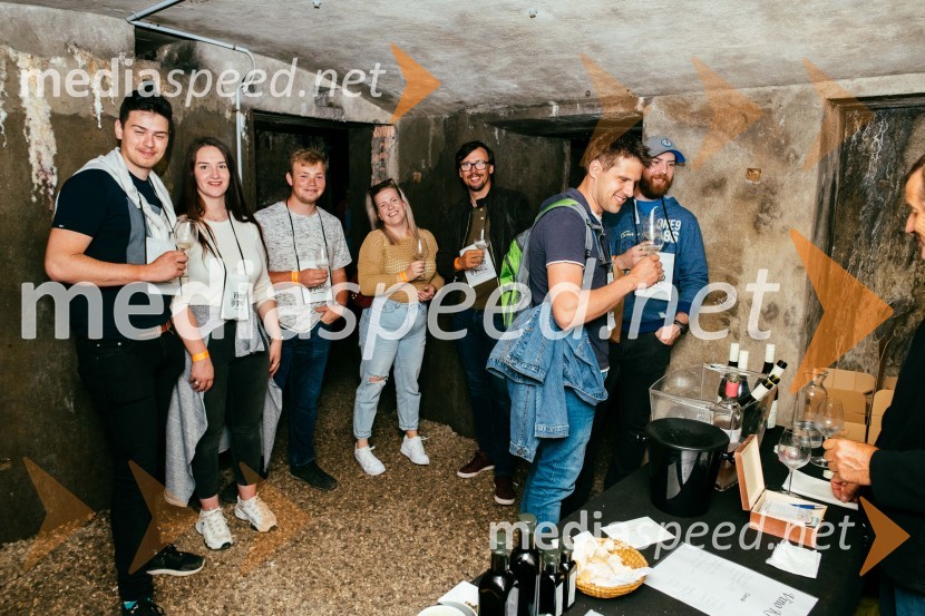 Vinska pot v rovih pod starim Kranjem 2022, petek 1