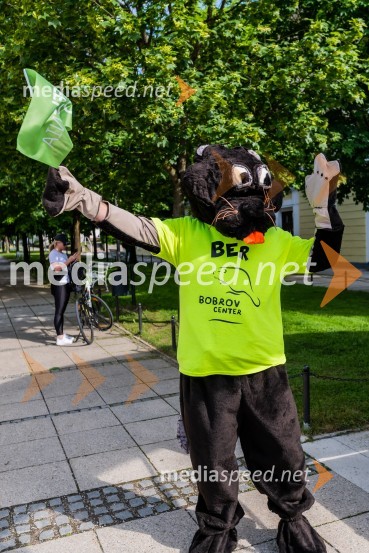 Bober Ber - maskota Bobrovega centra1. Bobrovo bicikliranje