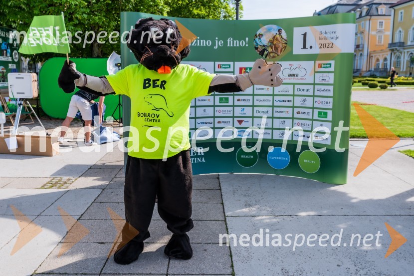 Bober Ber - maskota Bobrovega centra1. Bobrovo bicikliranje
