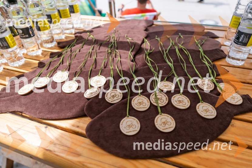 Bobrove medalje1. Bobrovo bicikliranje