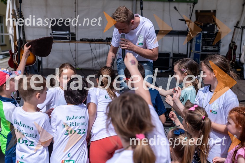 Lovljenje Bobrovih repkov1. Bobrovo bicikliranje