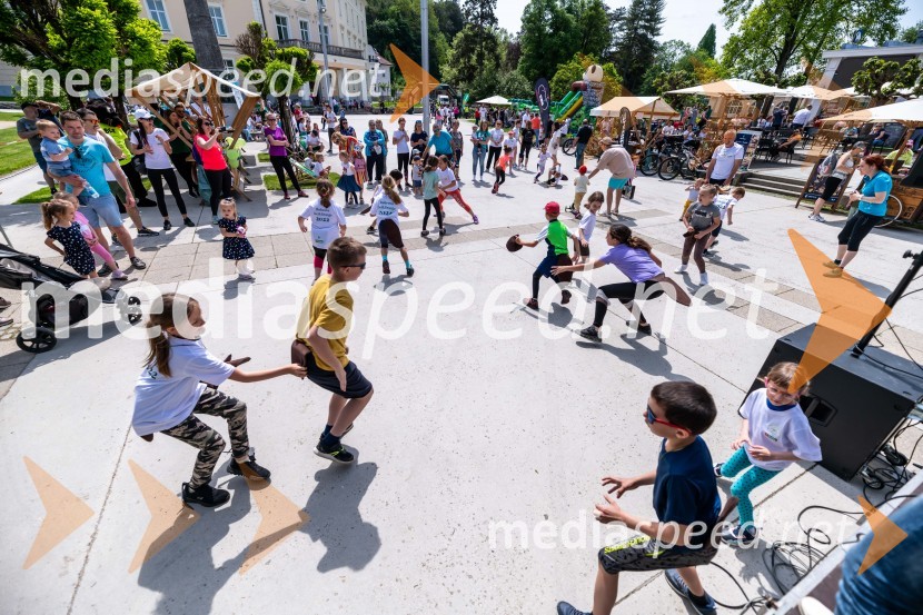 Lovljenje Bobrovih repkov1. Bobrovo bicikliranje