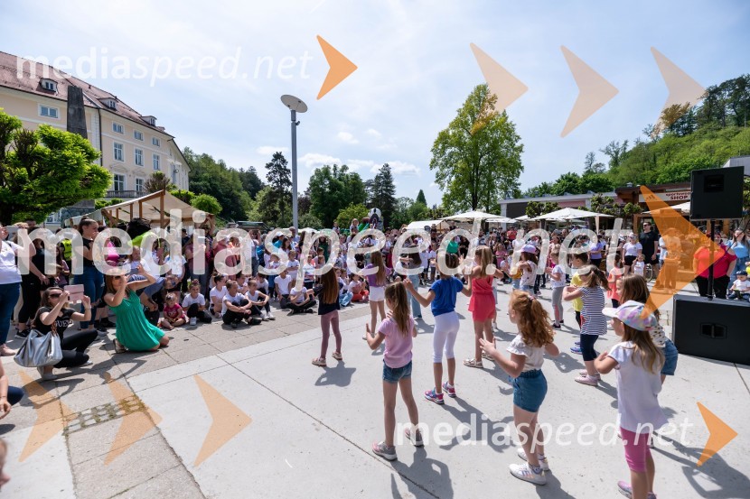 Plesna skupina KUŠ NiMe1. Bobrovo bicikliranje