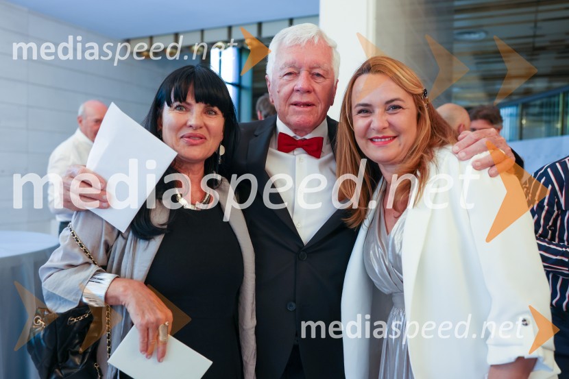 mag.  Helena  Cvikl, profesorica, Turistica Portorož;  Tone Vogrinec, športni in smučarski funkcionar;  Zekira Marković, Kulturno društvo MariBorke, lastnica restavracije Baščaršija in SarajevoTone Vogrinec, zabava za 80. rojstni dan