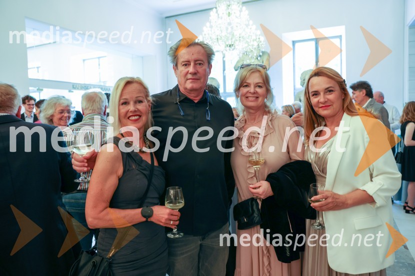  Vita Rukavina;  Vladimir  Rukavina Gogo, direktor Narodnega doma Maribor ter direktor Festivala Lent ;  Bernarda Lesjak ;  Zekira Marković, Kulturno društvo MariBorke, lastnica restavracije Baščaršija in SarajevoTone Vogrinec, zabava za 80. rojstni dan