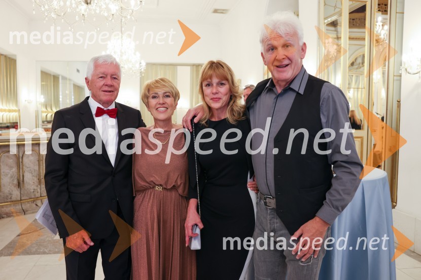 Tone Vogrinec, športni in smučarski funkcionar;  Alenka Vogrinec;  Mirjam Povh;  Andrej Šifrer, glasbenikTone Vogrinec, zabava za 80. rojstni dan