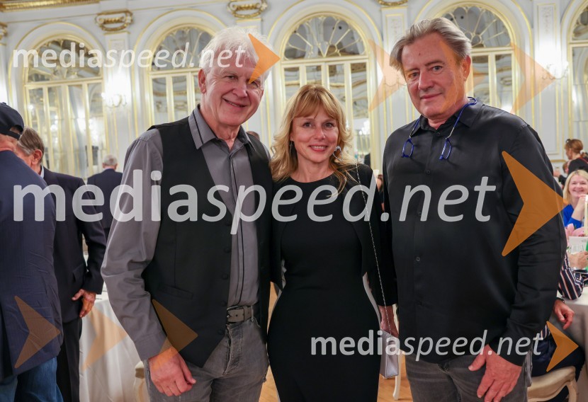  Andrej Šifrer, glasbenik;  Mirjam Povh;  Vladimir  Rukavina Gogo, direktor Narodnega doma Maribor ter direktor Festivala Lent Tone Vogrinec, zabava za 80. rojstni dan