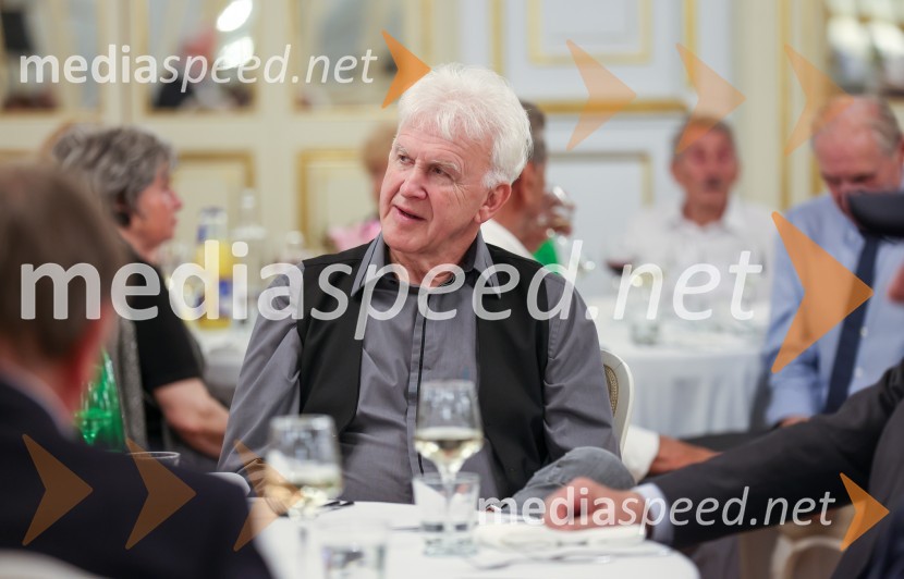  Andrej Šifrer, glasbenikTone Vogrinec, zabava za 80. rojstni dan