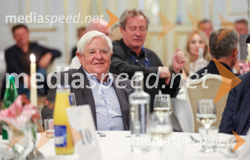  Milan Kučan, nekdanji predsednik Republike SlovenijeTone Vogrinec, zabava za 80. rojstni dan
