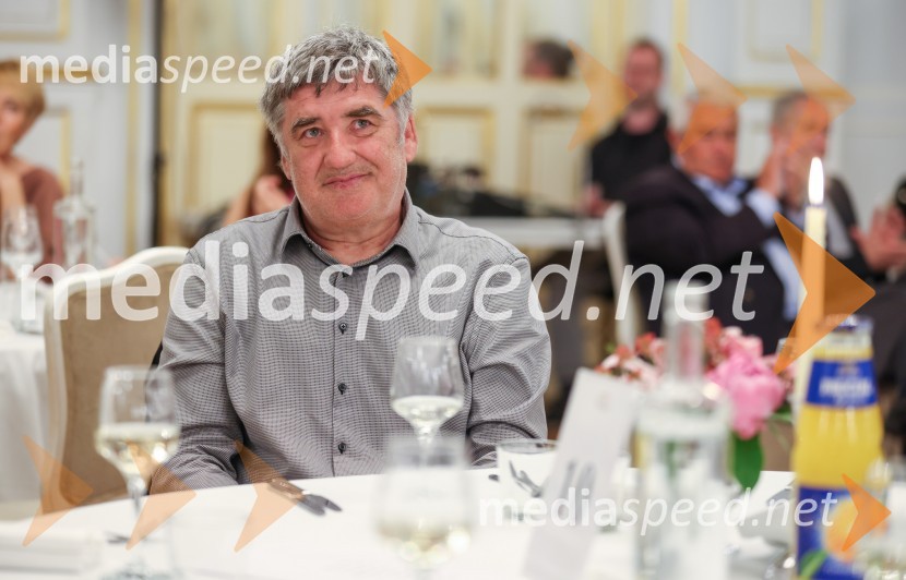  Marko Radmilovič, radijec, kolumnist, režiserTone Vogrinec, zabava za 80. rojstni dan