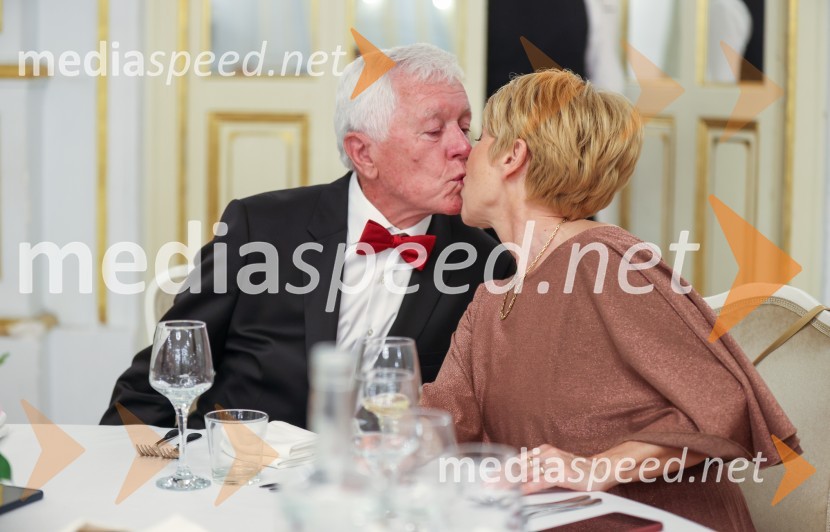  Tone Vogrinec, športni in smučarski funkcionar;  Alenka VogrinecTone Vogrinec, zabava za 80. rojstni dan