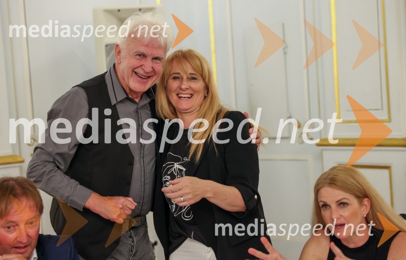  Andrej Šifrer, glasbenik;  Katja Koren Miklavec, nekdanja smučarkaTone Vogrinec, zabava za 80. rojstni dan