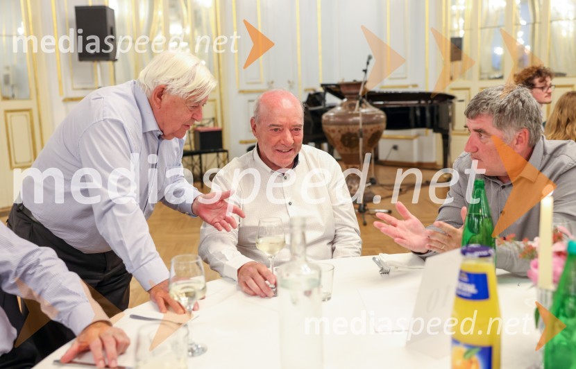  Milan Kučan, nekdanji predsednik Republike Slovenije;  Jože Jagodnik;  Marko Radmilovič, radijec, kolumnist, režiserTone Vogrinec, zabava za 80. rojstni dan